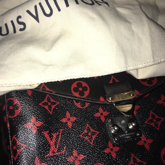 Louis Vuitton Metis Pochette
Monogram Infra-rouge Limited Edition - Picture 5 of 5